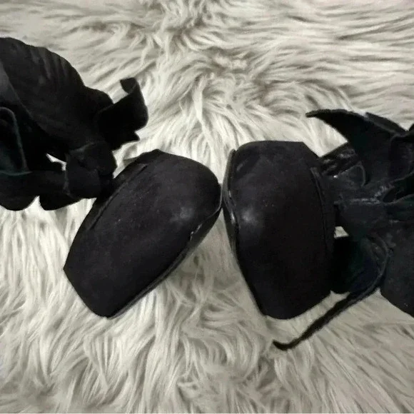 SCHUTZ Chamoi Pump Black Size 6 NWB